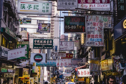 China's CSI 300 Falls Despite Surge in Hong Kong Stocks